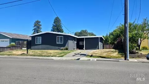 221 Terrace Blvd, Healdsburg, CA 95448