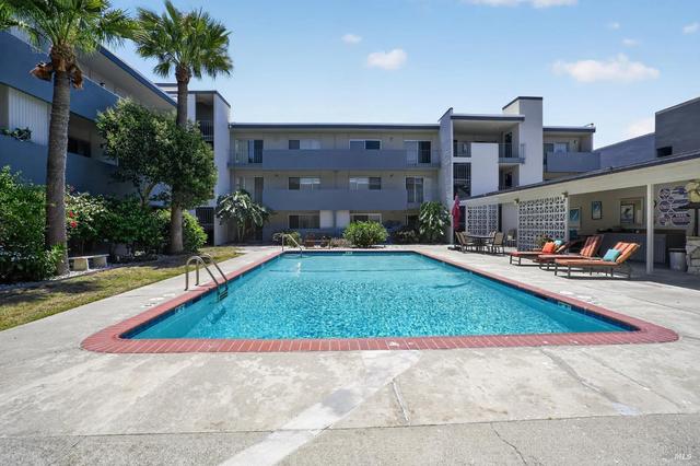 301 Broadway #107, Alameda, CA 94501