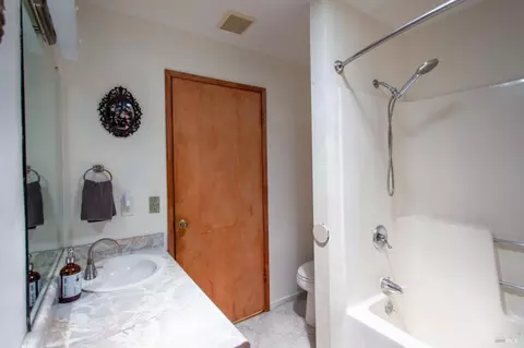 Bath - 25071 Goose Ln, Willits, CA 95490 photo 1 of 1
