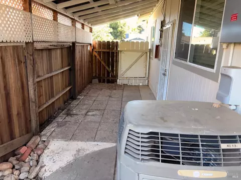 Exterior - 2772 Toland Dr, Fairfield, CA 94534 photo 4 of 8