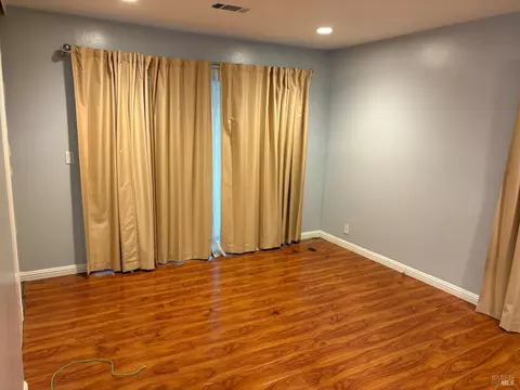 Living - 2772 Toland Dr, Fairfield, CA 94534 photo 2 of 2