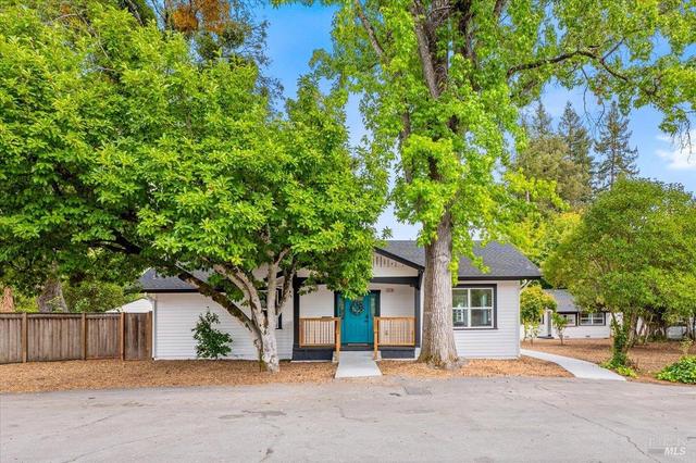 1524 Fair Oaks Ct, Santa Rosa, CA 95404