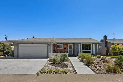 131 Manzanita Dr, Vacaville, CA 95688