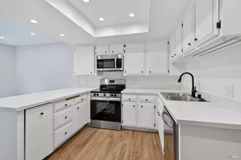 260 Los Alamos Rd, Santa Rosa, CA 95409
