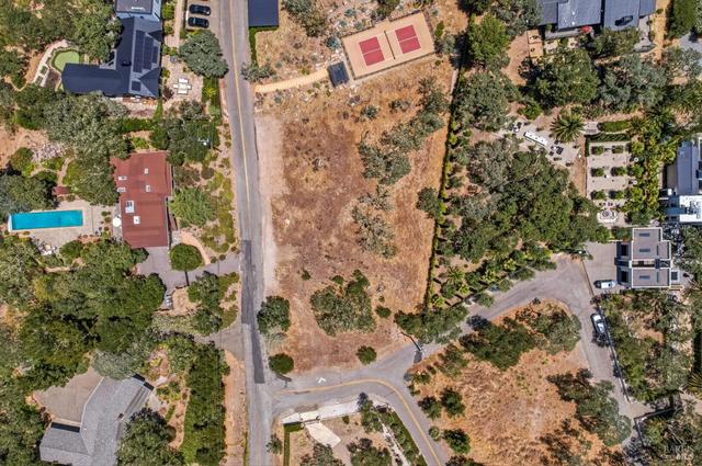 1605 Point Dr, Sonoma, CA 95476