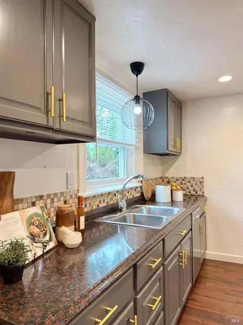 Kitchen - 15 Romine Way, Vallejo, CA 94591 photo 4 of 4