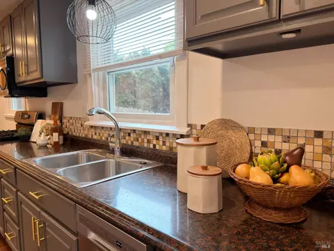 Kitchen - 15 Romine Way, Vallejo, CA 94591 photo 2 of 4