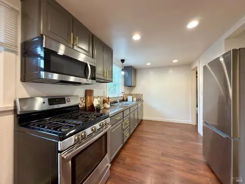 Kitchen - 15 Romine Way, Vallejo, CA 94591 photo 3 of 4