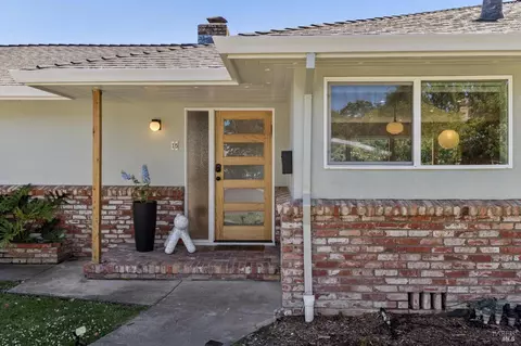 15 Brainerd Ave, Petaluma, CA 94952
