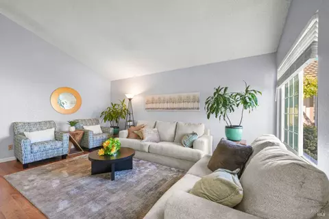 Living - 939 E Atlantic Ave, Fairfield, CA 94533 photo 2 of 4