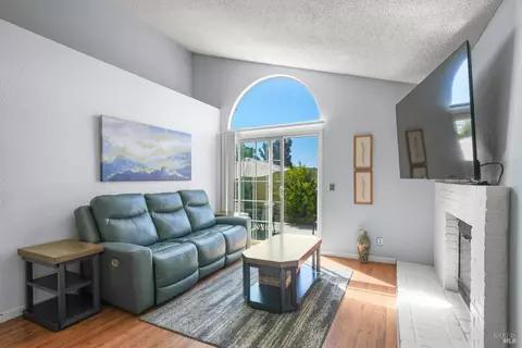 Living - 939 E Atlantic Ave, Fairfield, CA 94533 photo 3 of 4