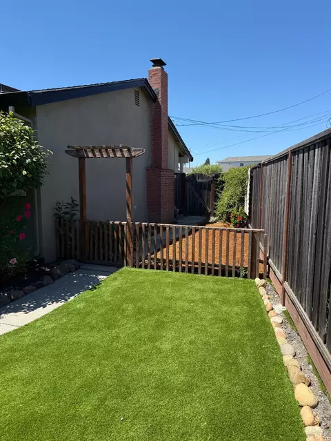 Exterior - 455 Donner Ct, Petaluma, CA 94954 photo 9 of 17