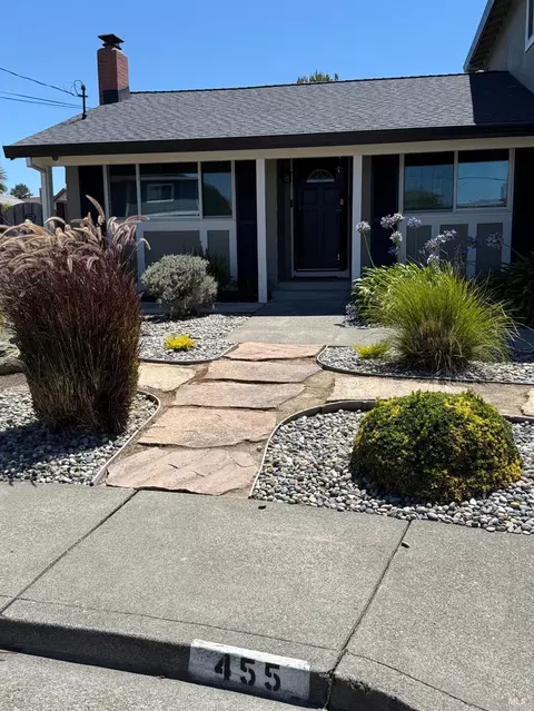 Exterior - 455 Donner Ct, Petaluma, CA 94954 photo 15 of 17