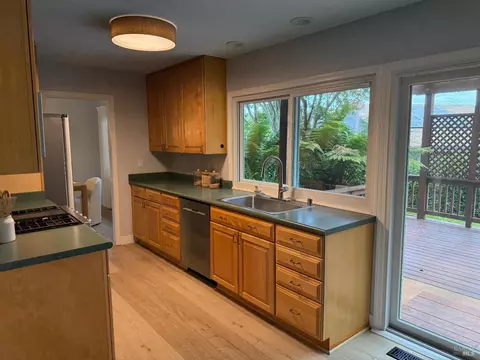 Kitchen - 455 Donner Ct, Petaluma, CA 94954 photo 2 of 5