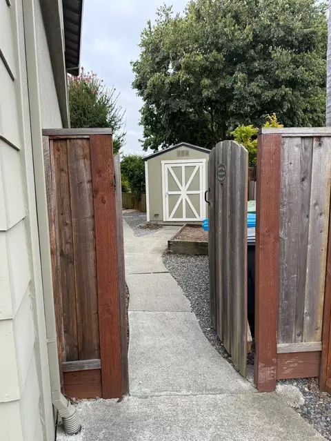 Exterior - 455 Donner Ct, Petaluma, CA 94954 photo 10 of 17