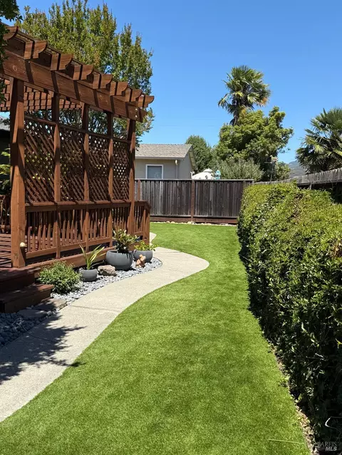 Exterior - 455 Donner Ct, Petaluma, CA 94954 photo 6 of 17