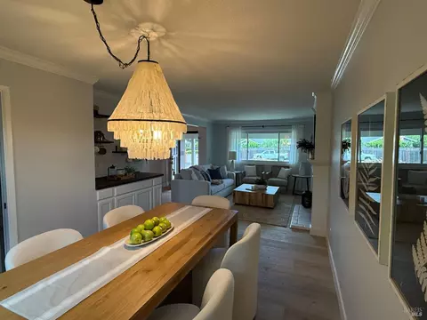 Dining - 455 Donner Ct, Petaluma, CA 94954 photo 1 of 1