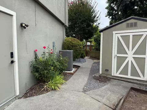 Exterior - 455 Donner Ct, Petaluma, CA 94954 photo 11 of 17
