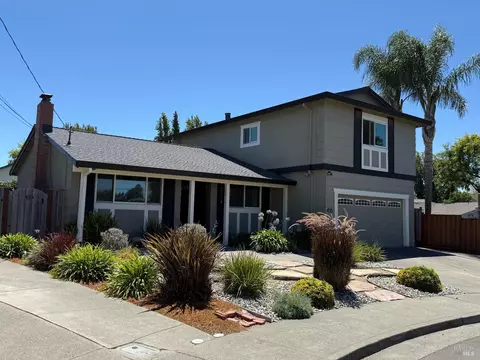 Exterior - 455 Donner Ct, Petaluma, CA 94954 photo 2 of 17