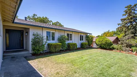 450 Mountain View Dr, Martinez, CA 94553 photo 11