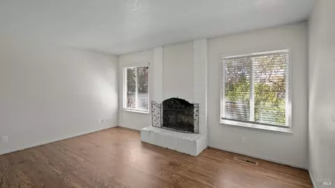 450 Mountain View Dr, Martinez, CA 94553 photo 13