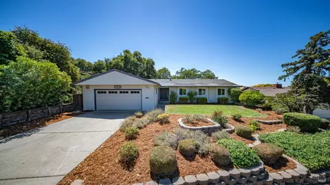 450 Mountain View Dr, Martinez, CA 94553 photo 1