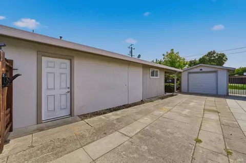 Exterior - 340 Plum St, Vacaville, CA 95688 photo 8 of 13