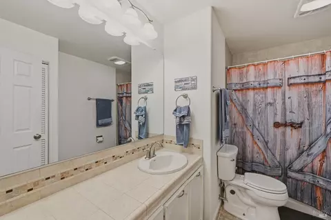 Bath - 340 Plum St, Vacaville, CA 95688 photo 1 of 3