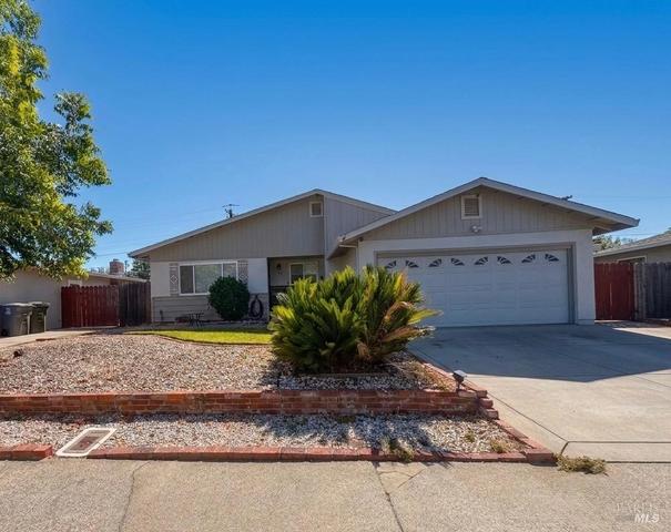 340 Plum St, Vacaville, CA 95688