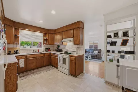 Kitchen - 340 Plum St, Vacaville, CA 95688 photo 2 of 4