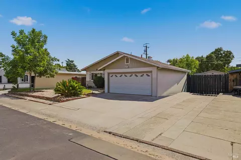 Exterior - 340 Plum St, Vacaville, CA 95688 photo 4 of 13