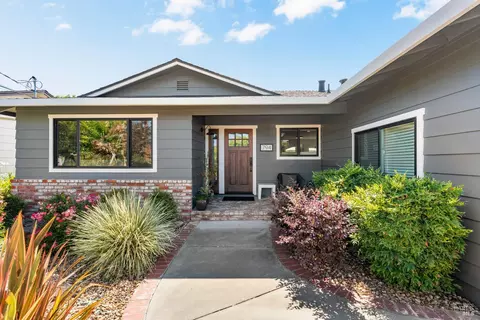 794 Heather Ln, Sonoma, CA 95476