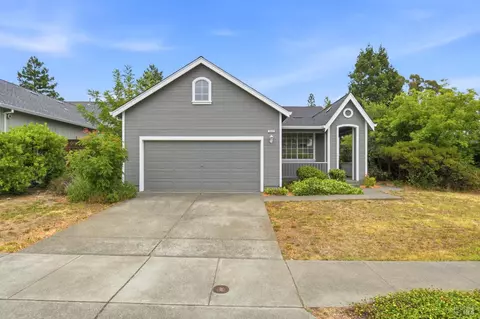 1842 Wright St, Santa Rosa, CA 95404