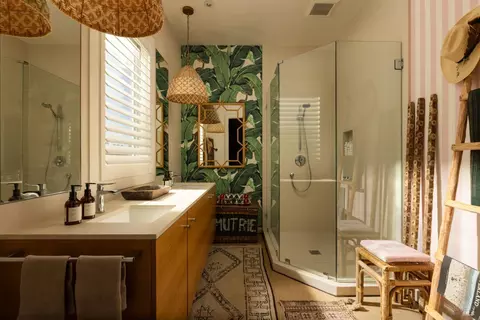 Bath - 1237 Bella Oaks Ln, Napa, CA 94558 photo 6 of 6