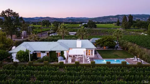 Exterior - 1237 Bella Oaks Ln, Napa, CA 94558 photo 12 of 14