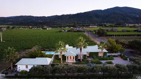 Exterior - 1237 Bella Oaks Ln, Napa, CA 94558 photo 11 of 14