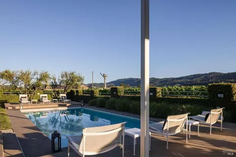 Exterior - 1237 Bella Oaks Ln, Napa, CA 94558 photo 6 of 14