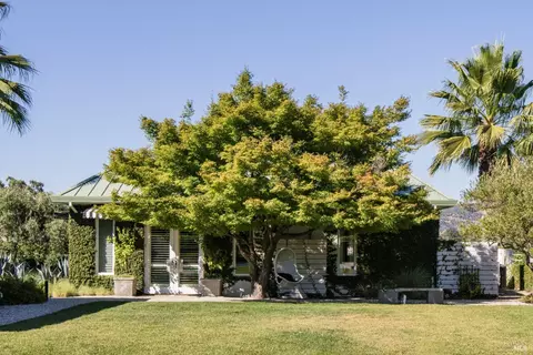 Exterior - 1237 Bella Oaks Ln, Napa, CA 94558 photo 7 of 14