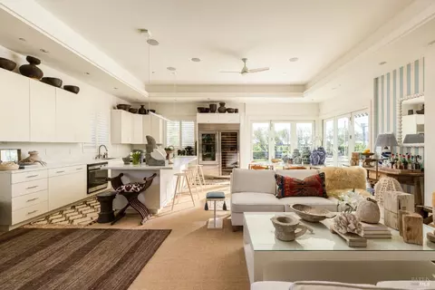 Living - 1237 Bella Oaks Ln, Napa, CA 94558 photo 1 of 9