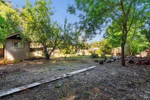 Exterior - 40 Queens Ct, Napa, CA 94558 photo 10 of 19
