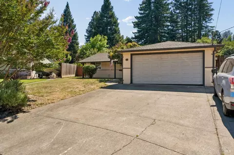 Exterior - 40 Queens Ct, Napa, CA 94558 photo 18 of 19