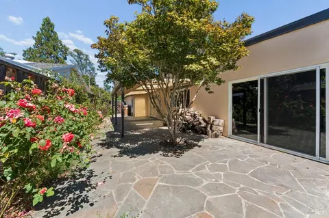 Exterior - 40 Queens Ct, Napa, CA 94558 photo 5 of 19