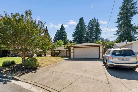 Exterior - 40 Queens Ct, Napa, CA 94558 photo 15 of 19