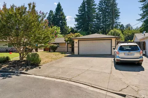 Exterior - 40 Queens Ct, Napa, CA 94558 photo 17 of 19