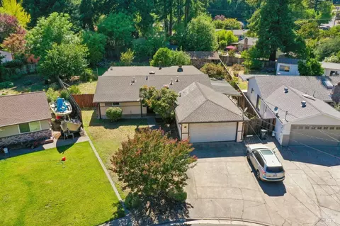 View/Area - 40 Queens Ct, Napa, CA 94558 photo 3 of 4