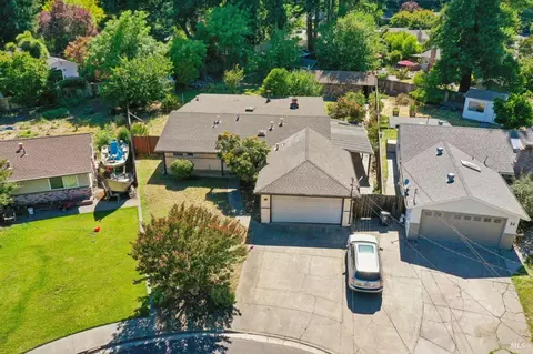 View/Area - 40 Queens Ct, Napa, CA 94558 photo 2 of 4