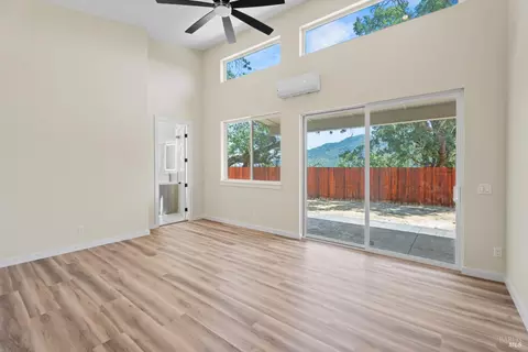 Living - 868 Sanel Dr, Ukiah, CA 95482 photo 7 of 9