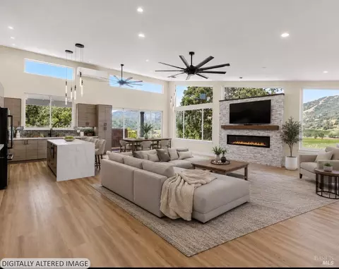 Living - 868 Sanel Dr, Ukiah, CA 95482 photo 2 of 11