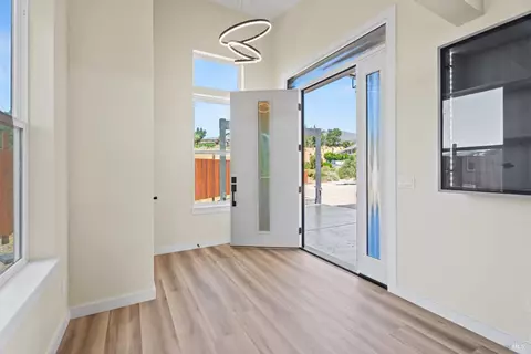 Entry Way - 868 Sanel Dr, Ukiah, CA 95482 photo 2 of 2