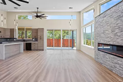 Living - 868 Sanel Dr, Ukiah, CA 95482 photo 4 of 9